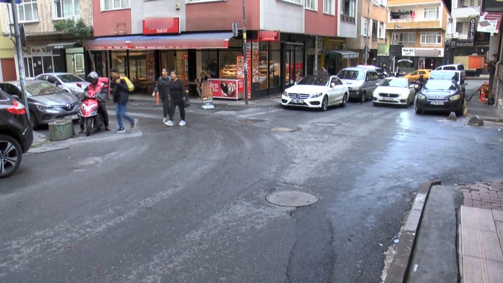 Sürekli kaza yaşanan sokağa hız tümseği talebi