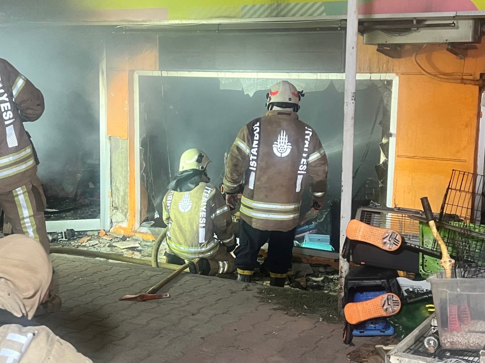 Petshopta yangın çıktı! Hayvanlar telef oldu..