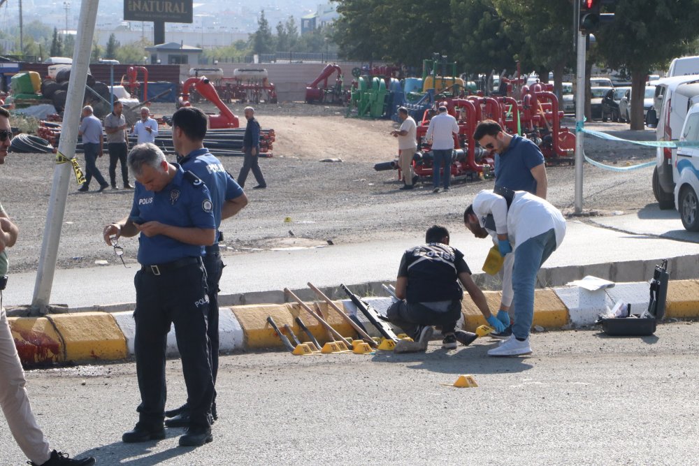 İki aile arasındaki kavga kanlı bitti: Ölü ve yaralılar var