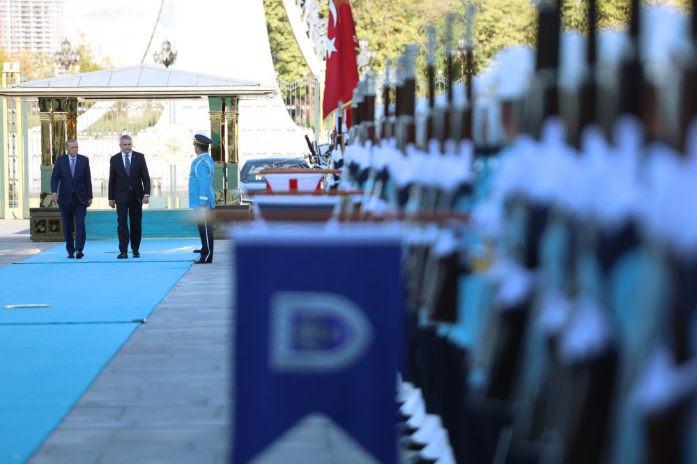 Cumhurbaşkanı Erdoğan, Nehammer'i resmi törenle karşıladı