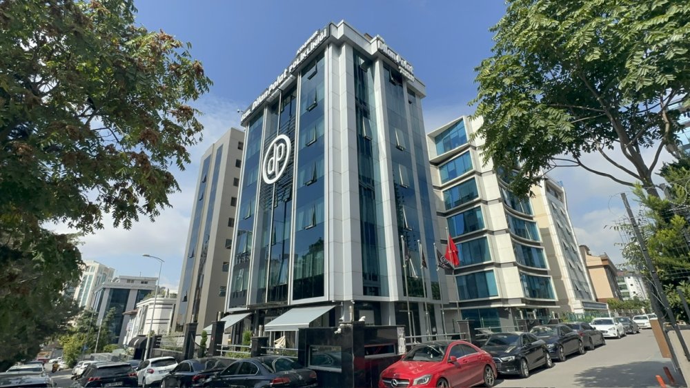 Dilan Polat’ın güzellik merkezine silahlı saldırı