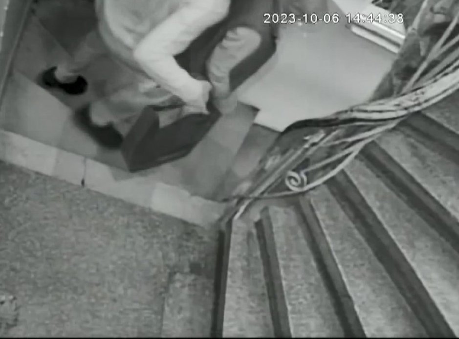 40 bin euro değerindeki saati böyle çaldılar