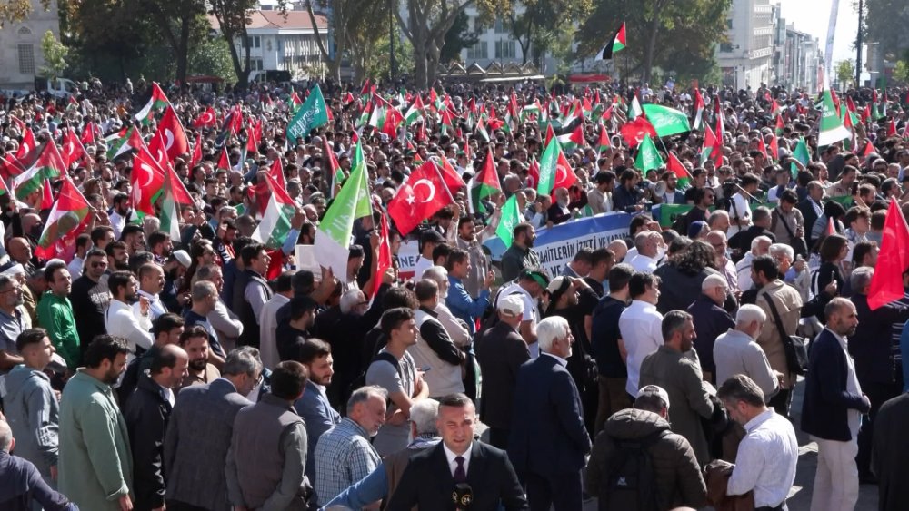 Filistin'de hayatını kaybedenler için gıyabi cenaze namazı