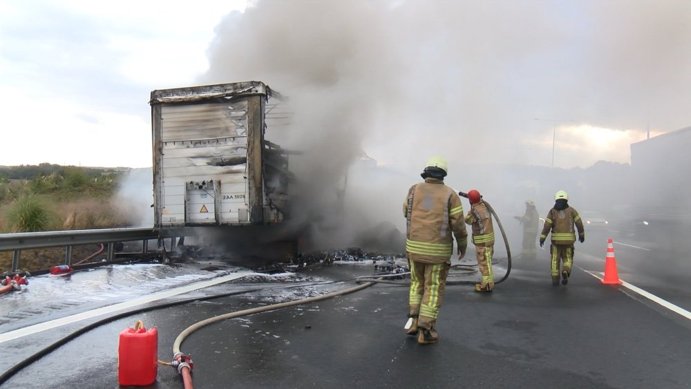 Otoyol duman altında kaldı: Görüş mesafesi düştü