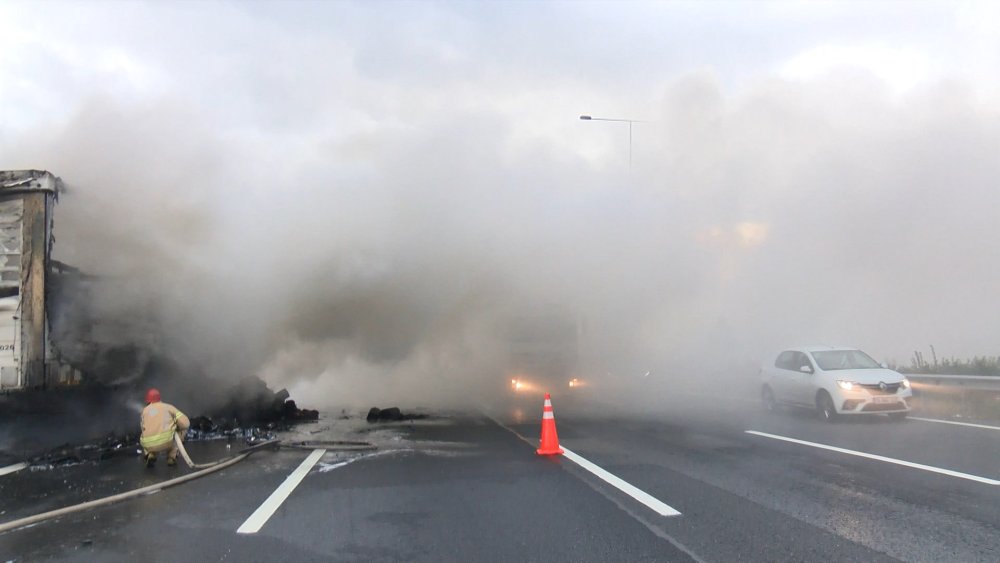 Otoyol duman altında kaldı: Görüş mesafesi düştü
