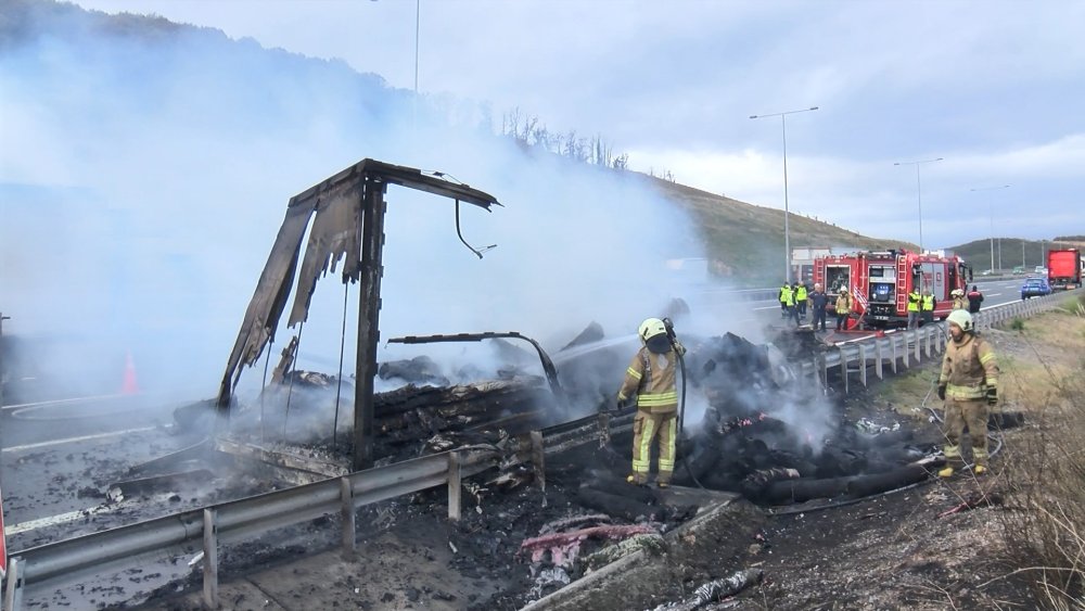 Otoyol duman altında kaldı: Görüş mesafesi düştü