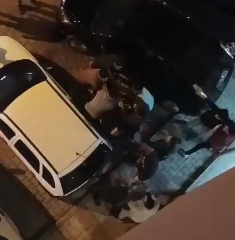 'Ne bakıyorsun' dayağı: Sopa ve muştayla saldırdılar