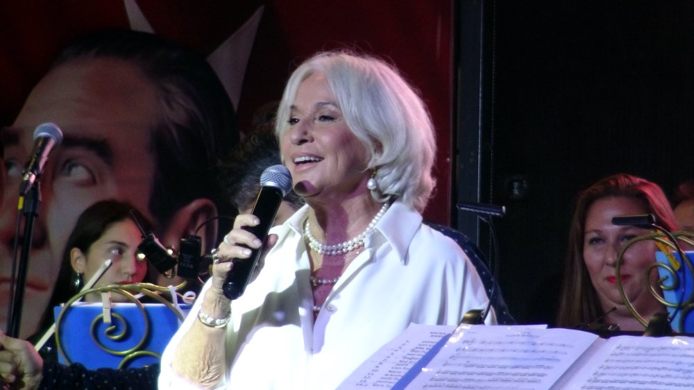 Barış Manço'nun '2023 Marşı' senfonik orkestra ile seslendirildi