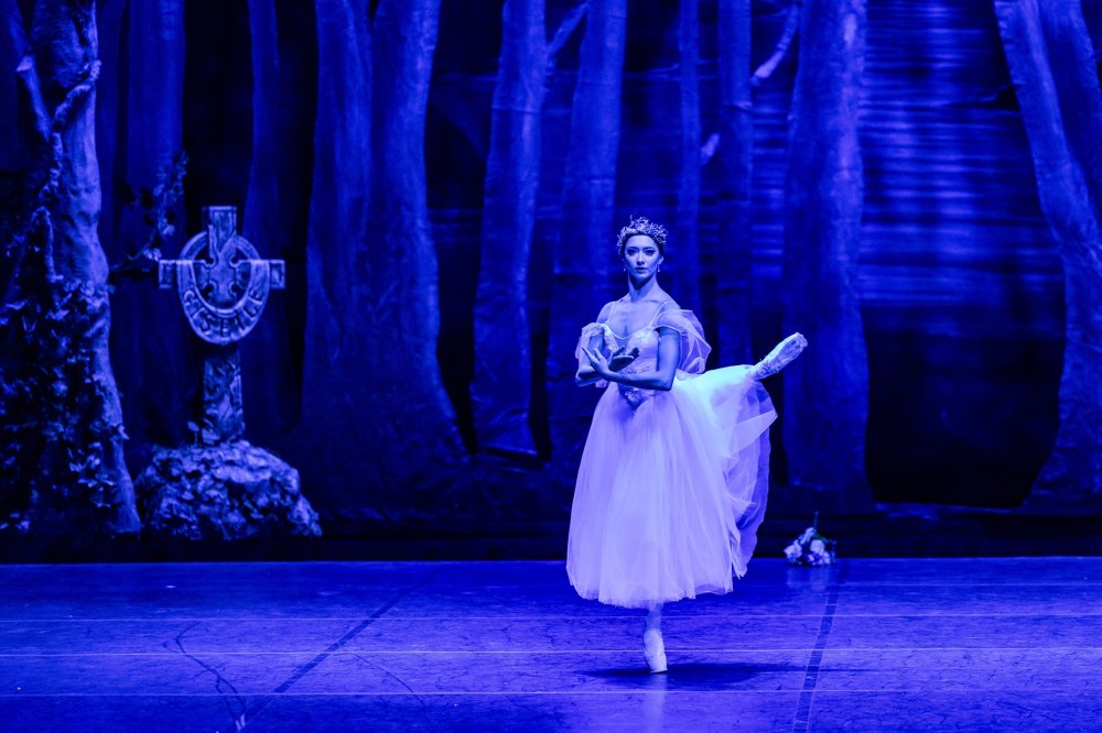 Giselle Balesi AKM'de prömiyerini gerçekleştirdi