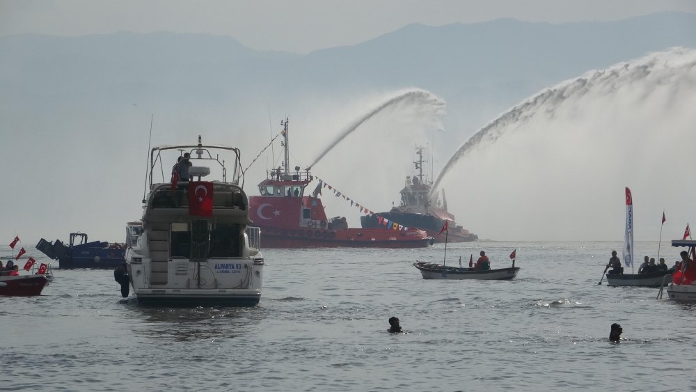 100. yıla özel 1923 metrekarelik bayrak