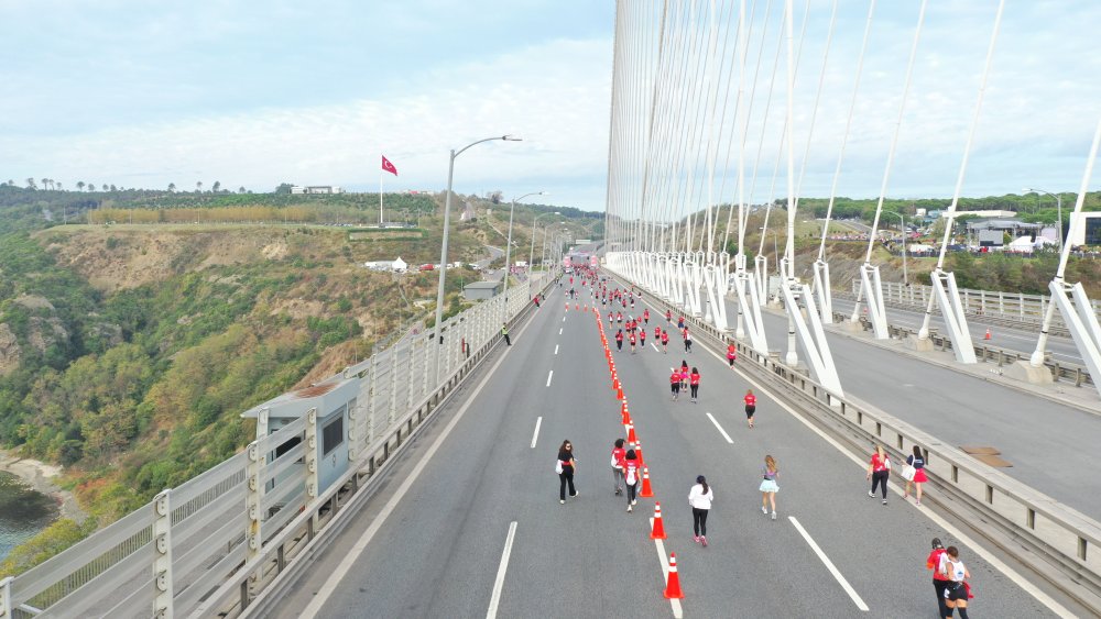 Cumhuriyet kadınları "100. yıl" için koştu
