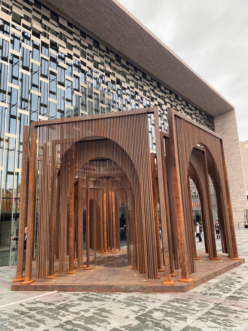 Melek Zeynep Bulut'un AKM'de sergilenen eserine yoğun ilgi