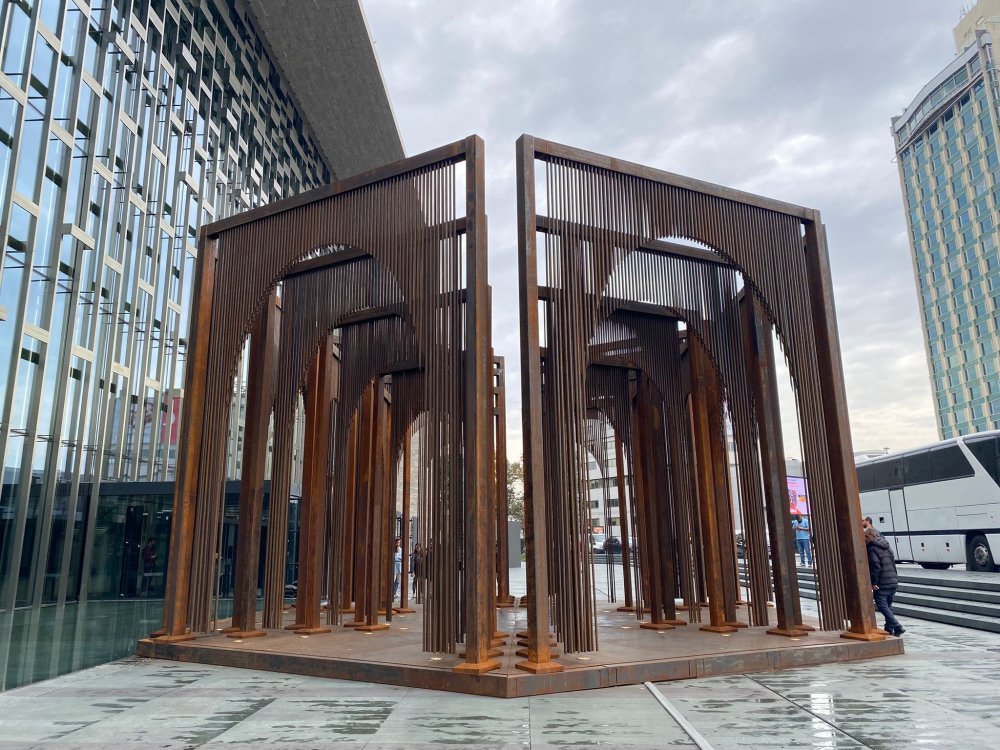 Melek Zeynep Bulut'un AKM'de sergilenen eserine yoğun ilgi