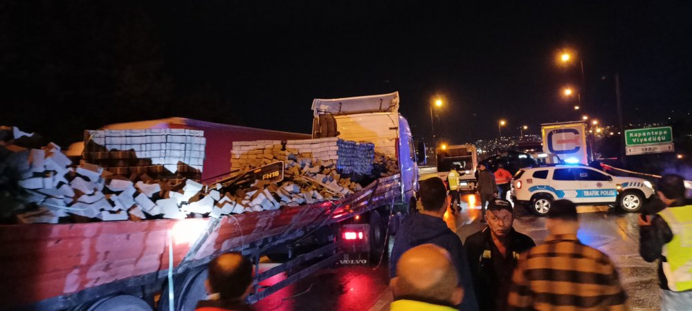 TEM'de büyük kaza! 18 araç birbirine girdi