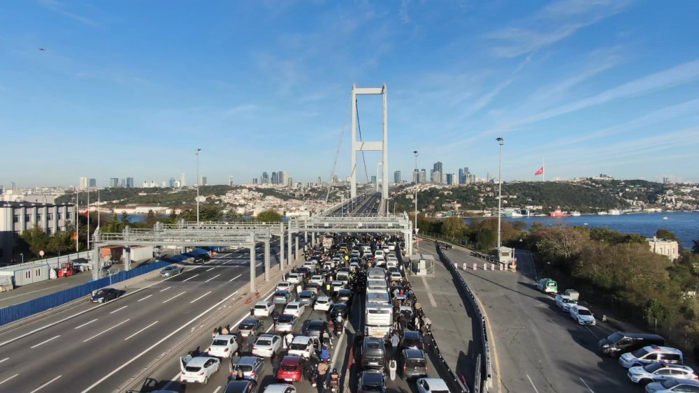 15 Temmuz Şehitler Köprüsü'nde 09.05'te hayat durdu...