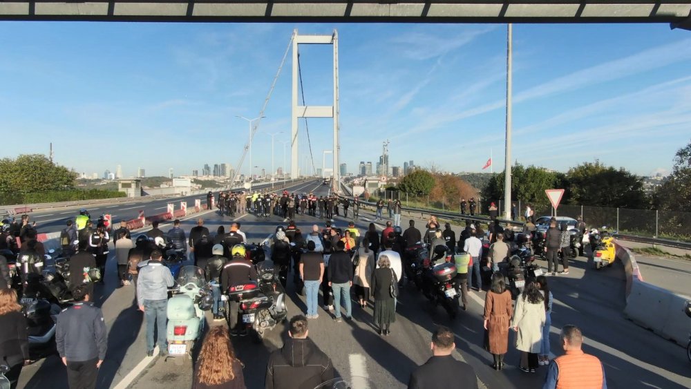 15 Temmuz Şehitler Köprüsü'nde 09.05'te hayat durdu...