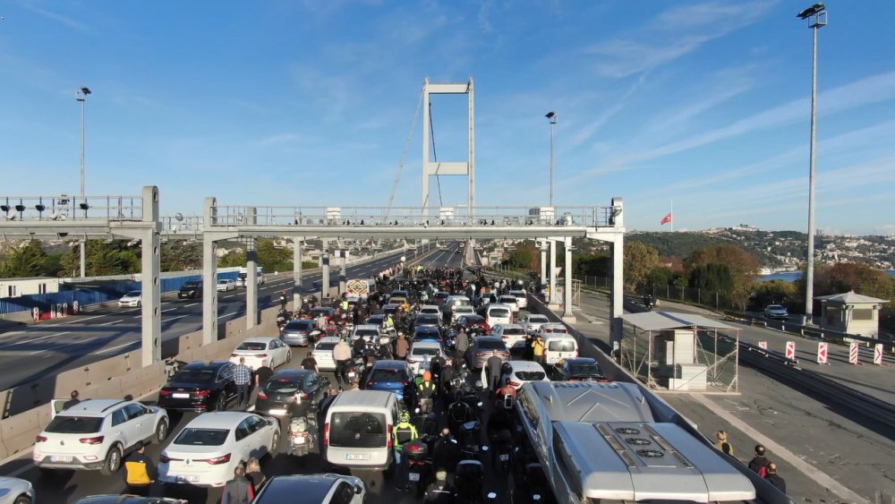 15 Temmuz Şehitler Köprüsü'nde 09.05'te hayat durdu...