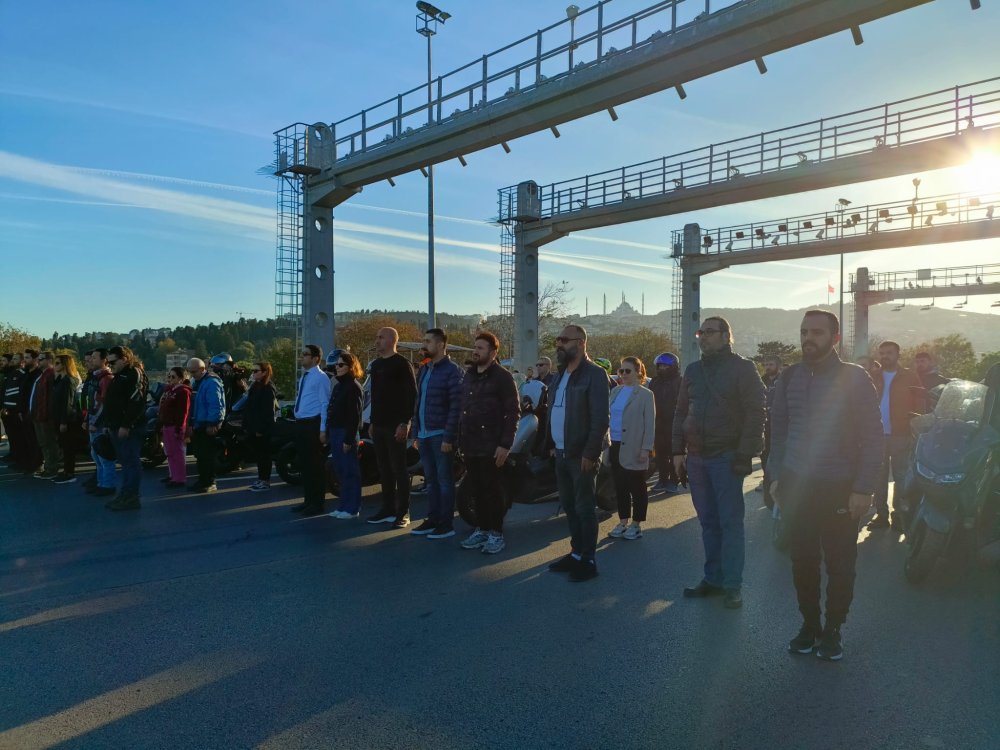 15 Temmuz Şehitler Köprüsü'nde 09.05'te hayat durdu...