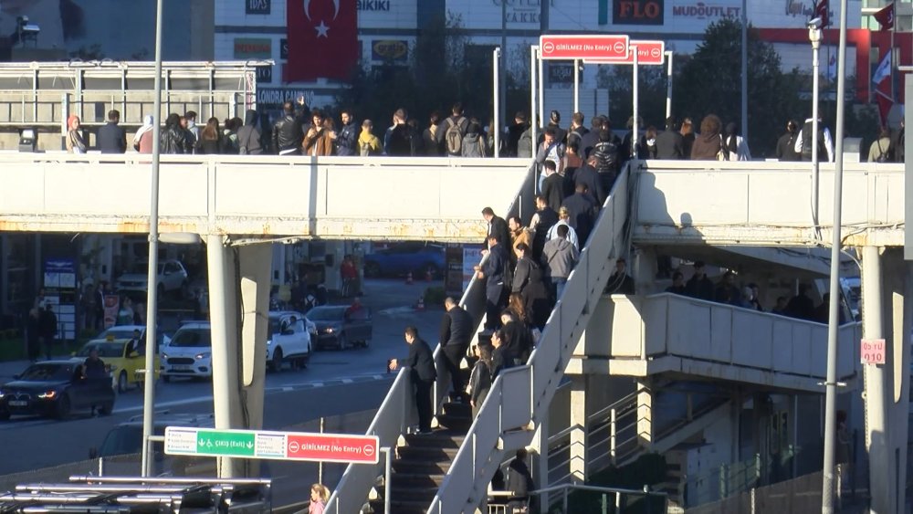 İstanbul D-100 Karayolu'nda 09.05