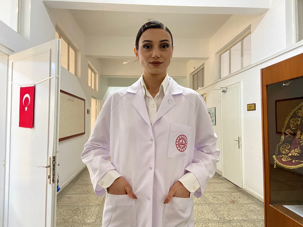 MEB hazırladı: İşte öğretmenlere hediye edilecek önlükler