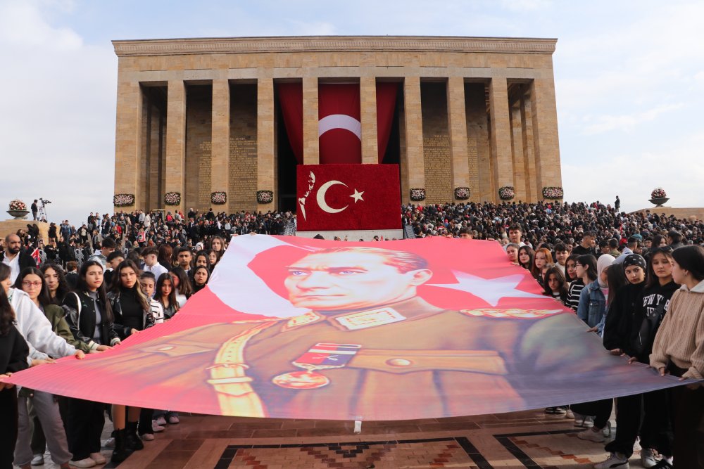 Vatandaşlar Ata'sına koştu...