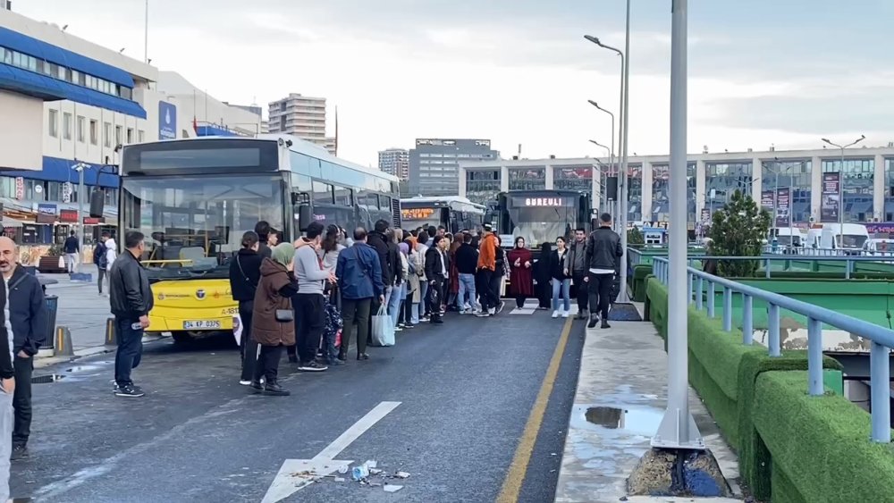 Metro ile havalimanına gitmek isteyenler dikkat!