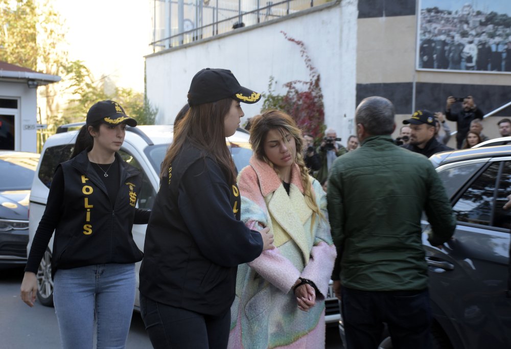 osyal medya fenomenleri Nihal ve Bahar Candan sağlık kontrolünden geçirildi