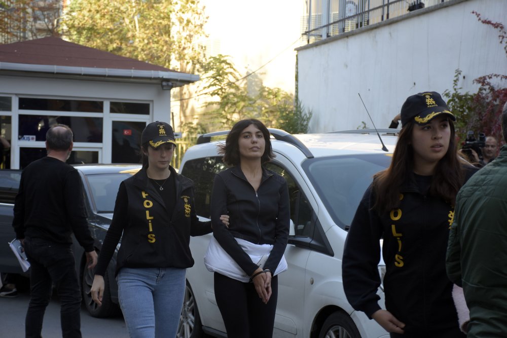 osyal medya fenomenleri Nihal ve Bahar Candan sağlık kontrolünden geçirildi