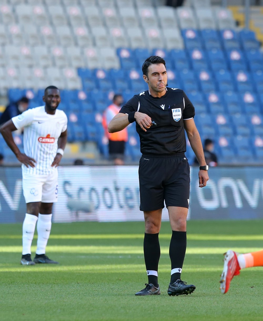 UEFA'dan hakem Arda Kardeşler'e görev