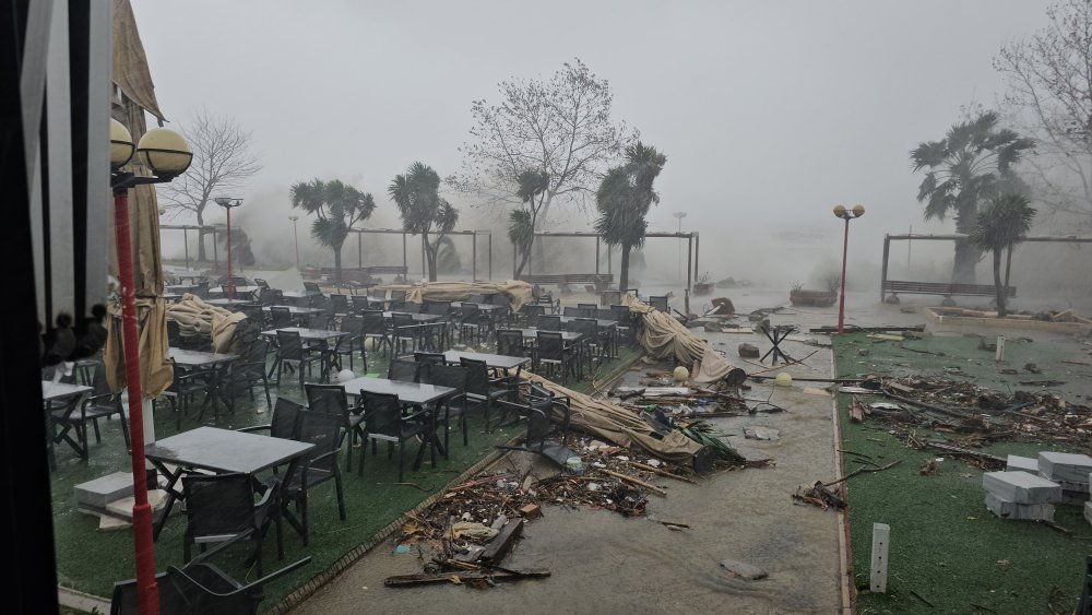 Zonguldak afeti yaşıyor... Okullar tatil edildi! Kuru yük gemisi kayıp!