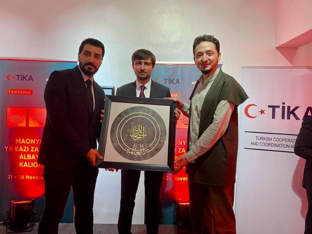 'Hat Eserleri Koleksiyon Sergisi' sanatseverlerle buluştu