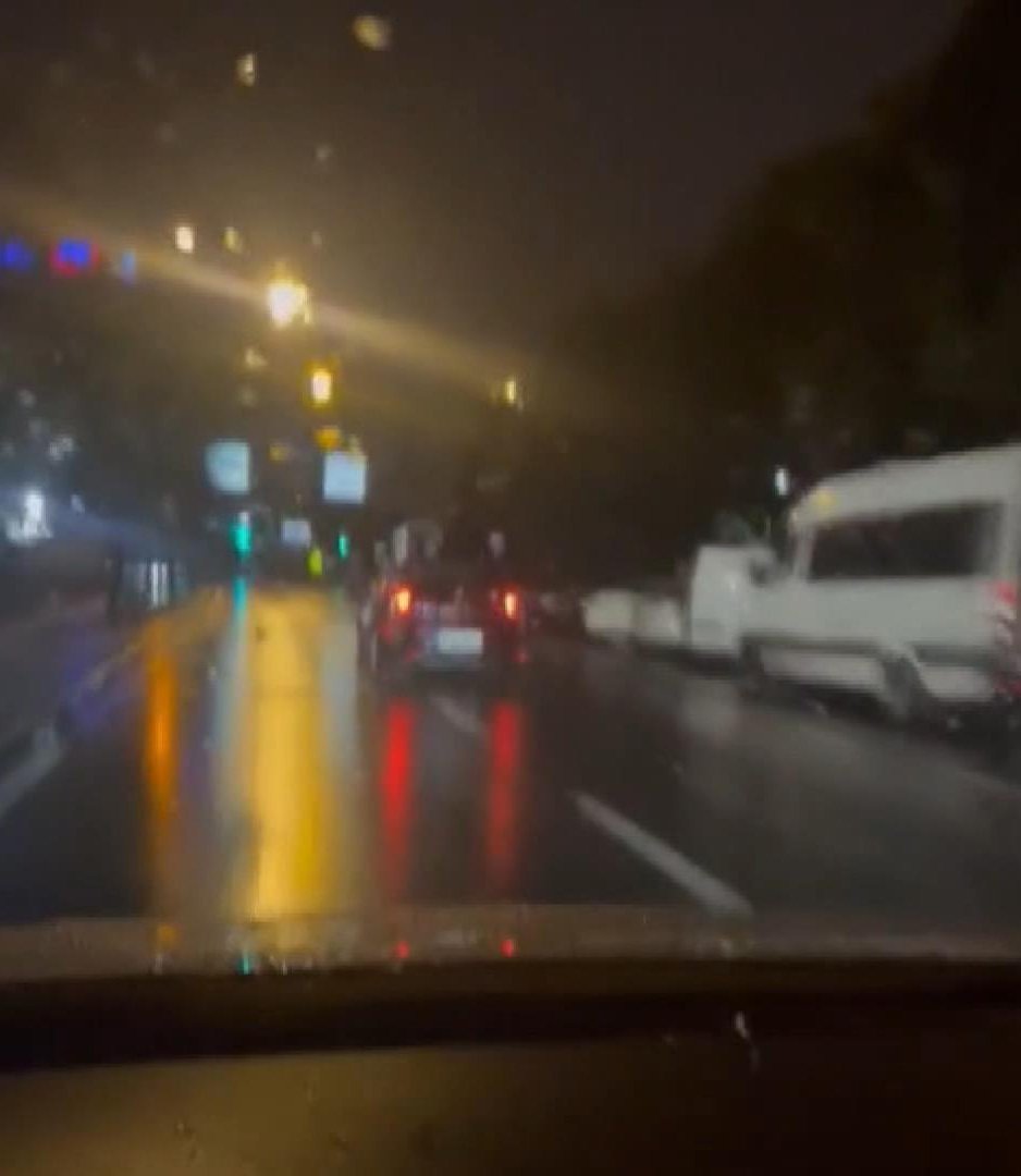 Araçlara çarparak kaçtı, takip edilirken takla attı!