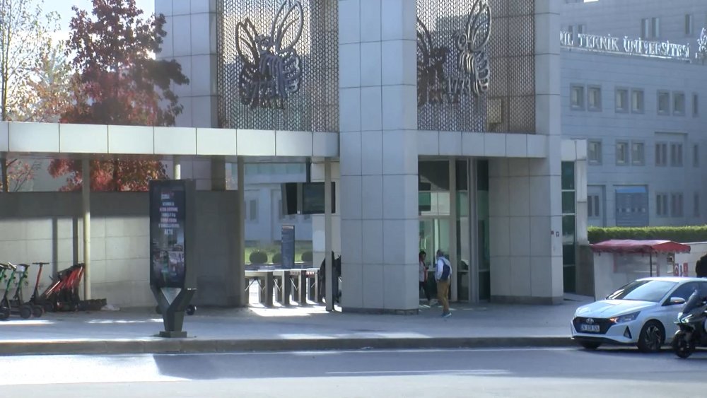 İTÜ Rektörlük binasında yangın: Kampüs duman altında kaldı