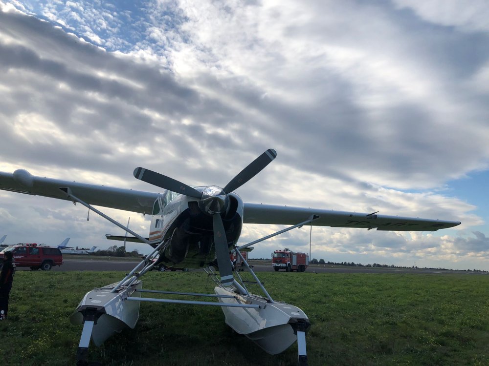 Havalimanında panik! Uçak pistten çıktı