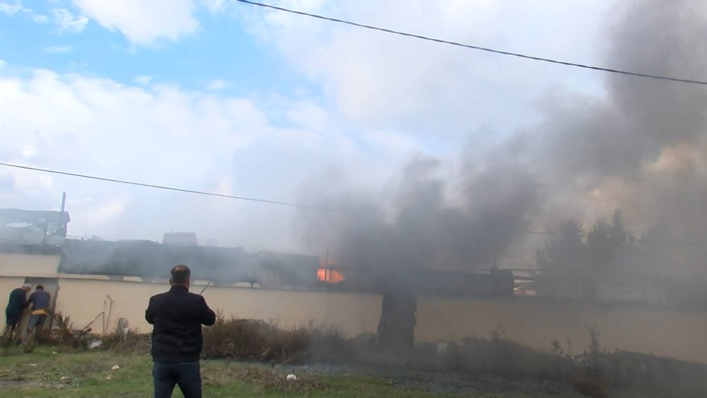 Tavuk çiftliğindeki yangın çıktı