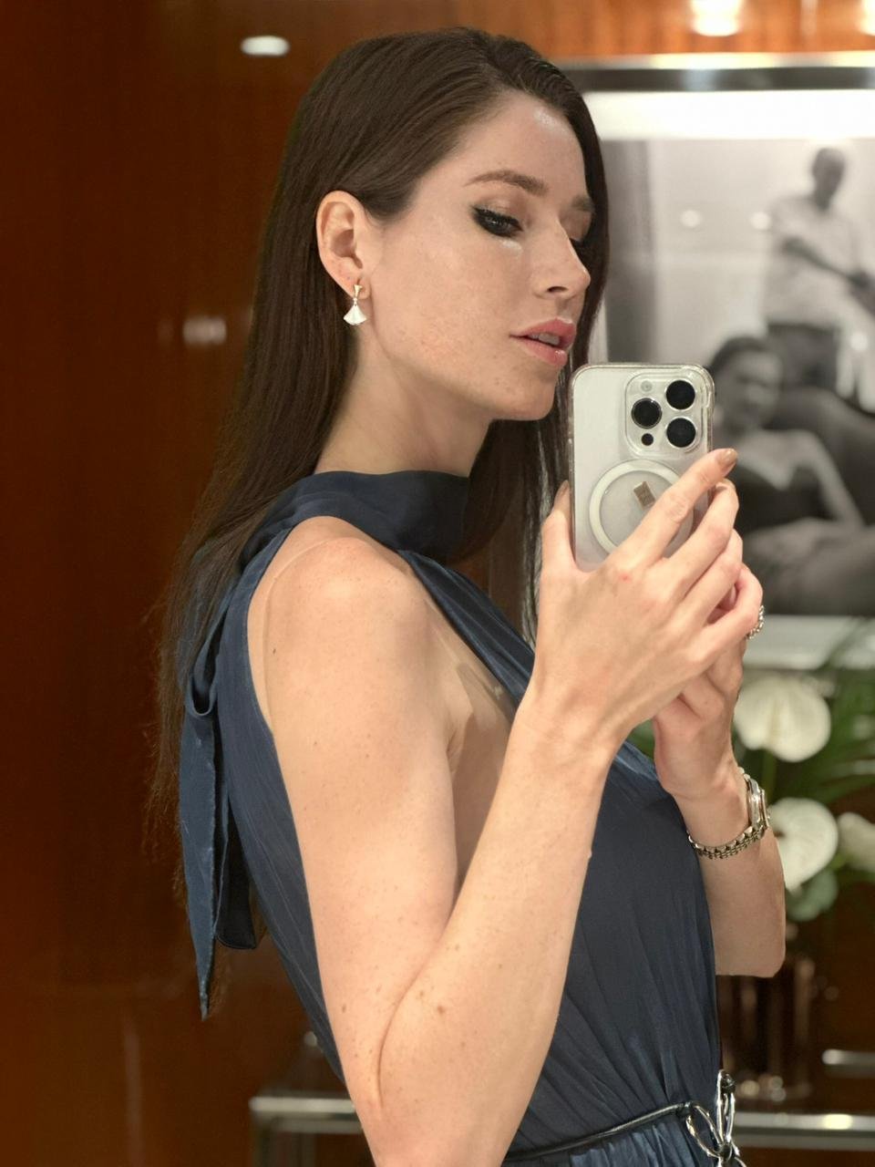 Ünlü top model kayıp mücevherlerinin peşinde