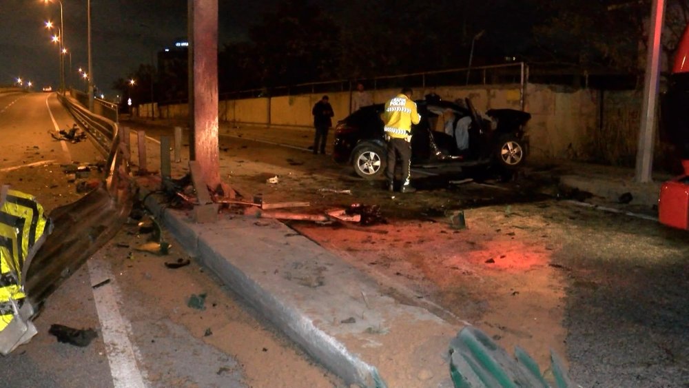 Otomobil refüje çarparak durabildi, kazada ağır yaralandı