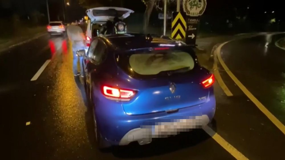 Ambulansa yol vermeyen magandaya ceza yağdı