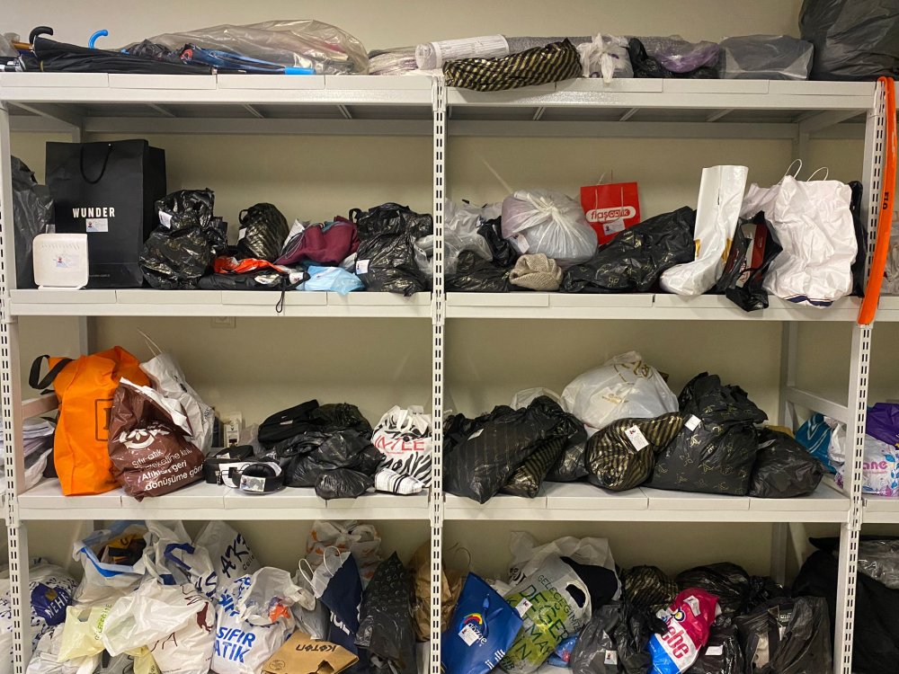 Metroda unutulanlar şaşkına çevirdi: Solunum cihazından sünger yatağa...