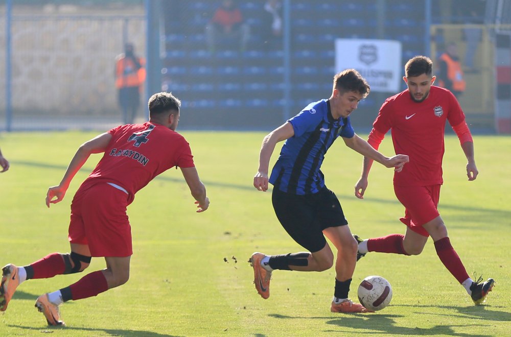 Karacabey Belediyespor farklı kazandı