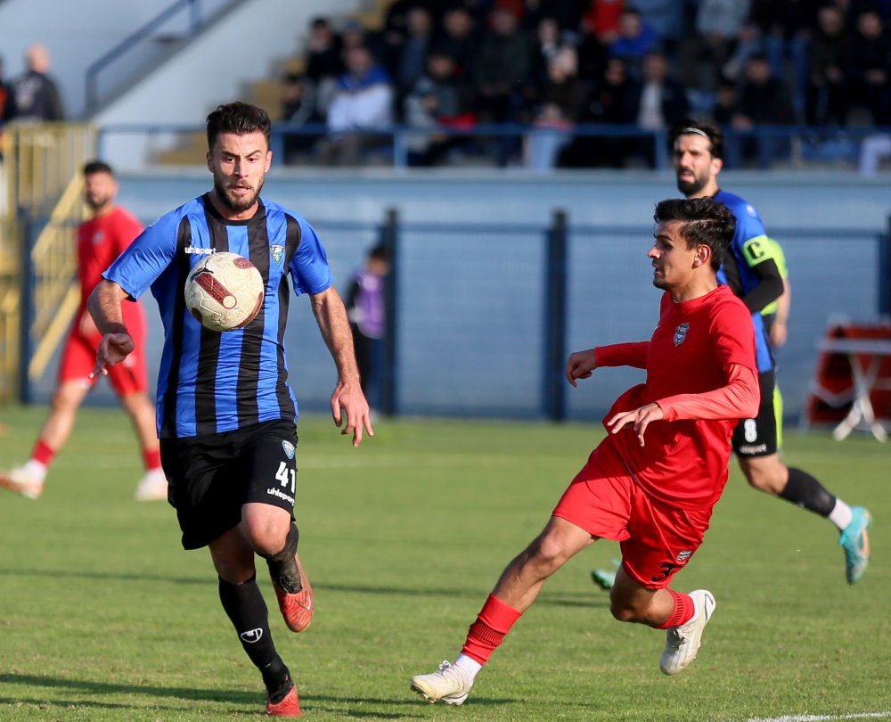 Karacabey Belediyespor farklı kazandı