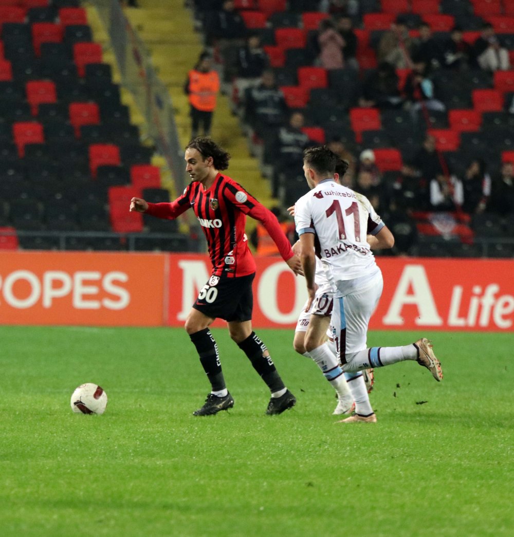 Trabzonspor 3 puanı 3 golle aldı