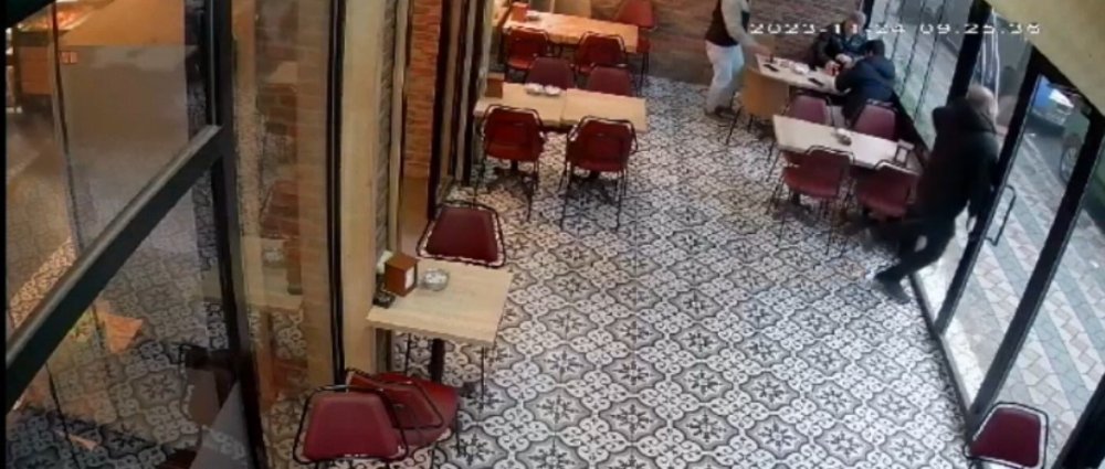 Sultangazi'de görünmez kazalar: Açık sandığı kapının camına çarptı