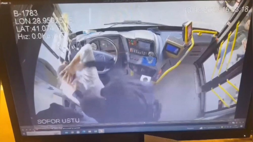Yolcuya verdiği cevaba sinirlendi, polis İETT şoförünü darp etti