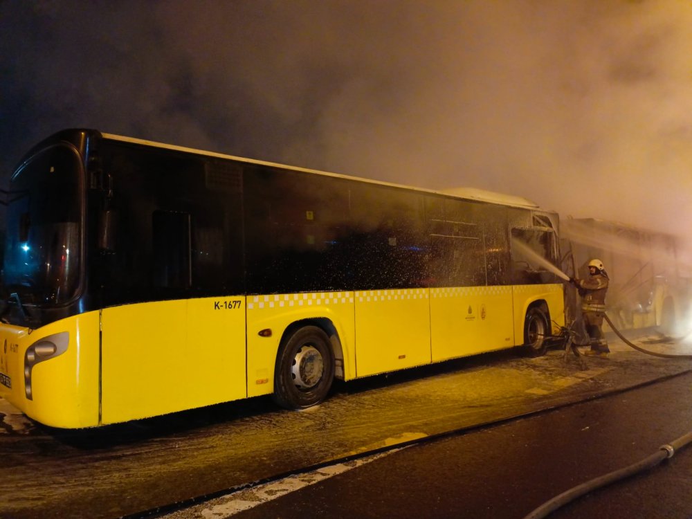 İETT otobüsü alev alev yandı