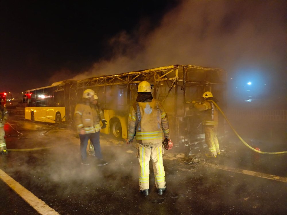 İETT otobüsü alev alev yandı