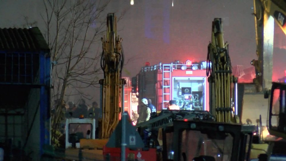 İBB' deposunda yangın