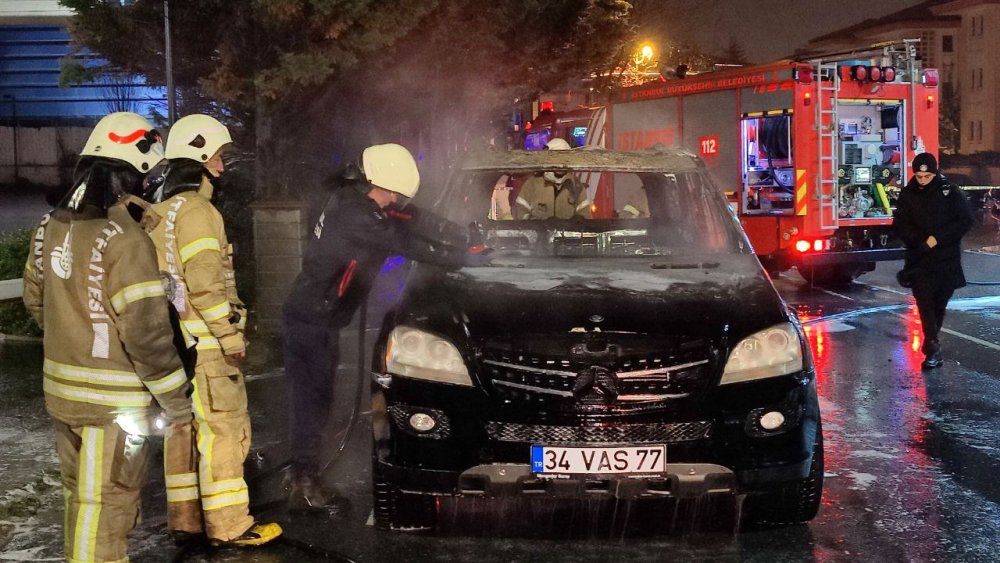 Park halindeki cip alev alev yandı