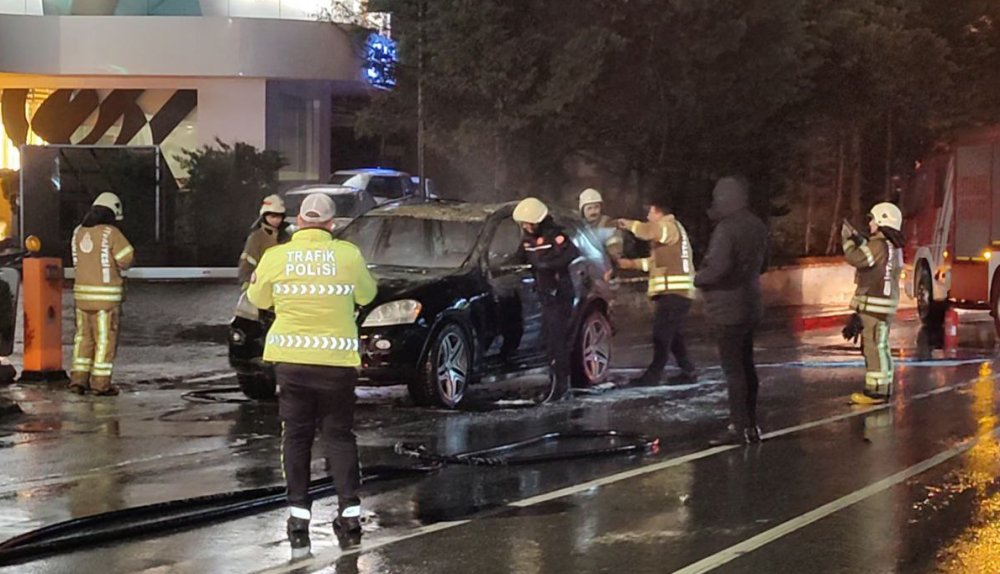 Park halindeki cip alev alev yandı