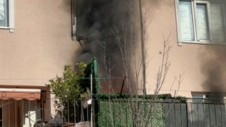 4 katlı binada korkutan yangın!